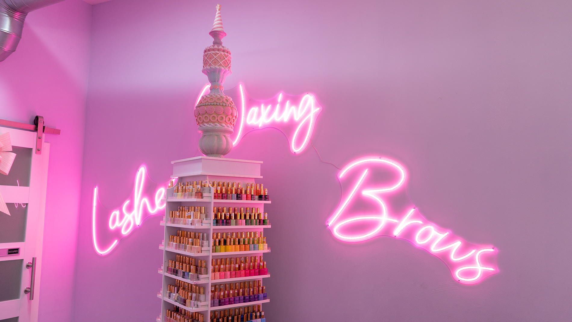 Aurora Nail Bar luxurious interior